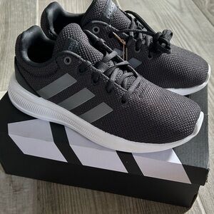 Adidas Lite Racer CLN 2.0 size 6 1/2 Woman Running shoes
